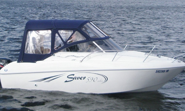 Saver 590 Cabin - sportliches Kajütboot bei Schuetze-Boote Berlin kaufen. Motorboote + Cruiser aus Italien.